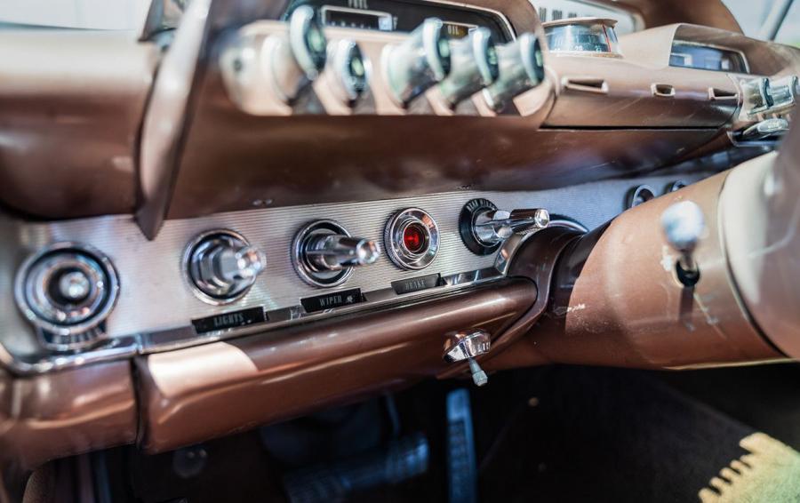 Детали интерьера Dodge Polara Station Wagon 1960 года  (фото 25 из 53)